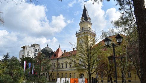 РАЧУН У БЛОКАДИ ЗБОГ ЛОШЕГ ПУТА: Локална самоуправа у Кикинди, за пројекат из 2014. дужна чак 216 милиона РАЧУН У БЛОКАДИ ЗБОГ ЛОШЕГ ПУТА: Локална самоуправа у Кикинди, за пројекат из 2014. дужна чак 216 милиона