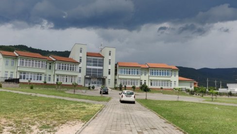 MUŠKARAC IZBODEN U VELIKOM TRNOVCU STABILNO: Danas saslušanje osumnjičenog za napad MUŠKARAC IZBODEN U VELIKOM TRNOVCU STABILNO: Danas saslušanje osumnjičenog za napad