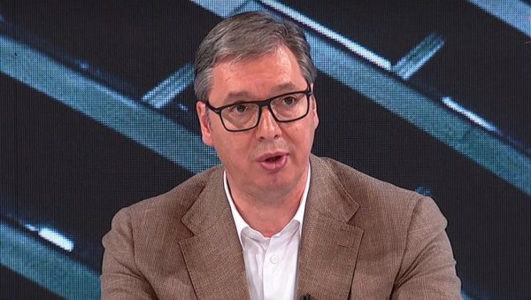 НАРОД НЕ МОЖЕТЕ ДА ПРЕВАРИТЕ Вучић: Ако буду јасно изразили вољу за изборима имаће их и брже него шту су мислили (ВИДЕО) НАРОД НЕ МОЖЕТЕ ДА ПРЕВАРИТЕ Вучић: Ако буду јасно изразили вољу за изборима имаће их и брже него шту су мислили (ВИДЕО)