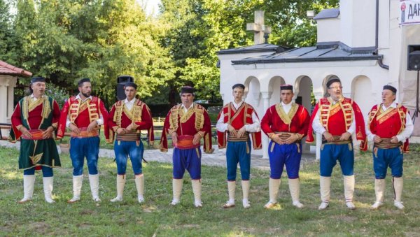 СЕЋАЊЕ НА ЛИЧКОГ ГЕНИЈА: Градоначелник Стеван Бакић присуствовао манифестацији „Дани Николе Тесле у Суботици“ СЕЋАЊЕ НА ЛИЧКОГ ГЕНИЈА: Градоначелник Стеван Бакић присуствовао манифестацији „Дани Николе Тесле у Суботици“
