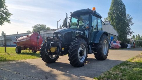 SUBVENCIONISAN SVAKI TREĆI TRAKTOR U SRBIJI: Skoro tri milijarde za 858 vozila SUBVENCIONISAN SVAKI TREĆI TRAKTOR U SRBIJI: Skoro tri milijarde za 858 vozila