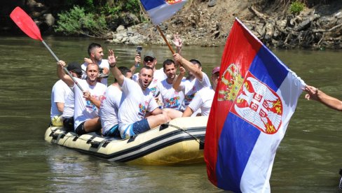 ŽURKA NA VODI KOJA TRAJE PUNE 34 GODINE: Održan tradicionalni 34. Veseli spust (FOTO/VIDEO) ŽURKA NA VODI KOJA TRAJE PUNE 34 GODINE: Održan tradicionalni 34. Veseli spust (FOTO/VIDEO)