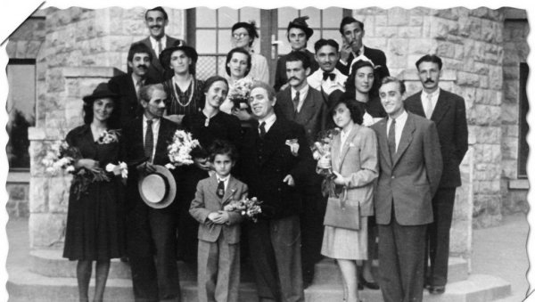 ПЕВАЈУЋИ ОПЕРЕТЕ ИШЛИ НА СТРЕЉАЊЕ: Страдање културне елите, глумаца и новинара у поратном Београду ПЕВАЈУЋИ ОПЕРЕТЕ ИШЛИ НА СТРЕЉАЊЕ: Страдање културне елите, глумаца и новинара у поратном Београду