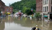 BUJICA ODNELA AUTOMOBILE, IMA POGINULIH: Haos u Americi, među nestalima i devetomesečna beba (VIDEO)