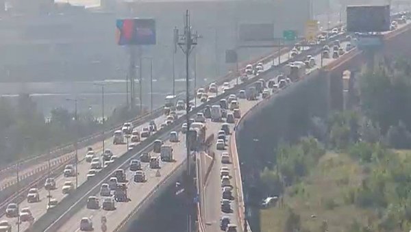 АКО СТЕ КРЕНУЛИ КА ГАЗЕЛИ, СПРЕМИТЕ СЕ НА ЧЕКАЊЕ: Колапс и гужва на мосту због ланчаног судара АКО СТЕ КРЕНУЛИ КА ГАЗЕЛИ, СПРЕМИТЕ СЕ НА ЧЕКАЊЕ: Колапс и гужва на мосту због ланчаног судара