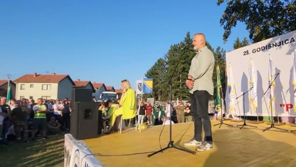 НАСЕР ОРИЋ ПОНОВО ПРЕТИО КРВОПРОЛИЋЕМ: „На Дрини је све почело, на Дрини ће све и завршити“ (ФОТО/ВИДЕО) НАСЕР ОРИЋ ПОНОВО ПРЕТИО КРВОПРОЛИЋЕМ: „На Дрини је све почело, на Дрини ће све и завршити“ (ФОТО/ВИДЕО)