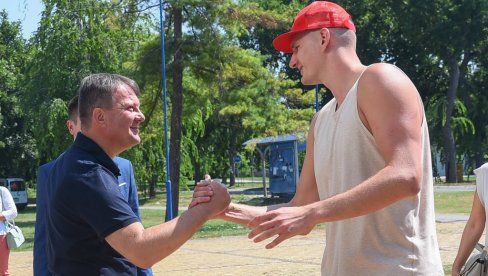 ZA BUDUćE ASOVE KAO ŠTO JE NIKOLA JOKIĆ:  Obezbeđen novac na nastavak obnove sportske hale u Somboru (FOTO)