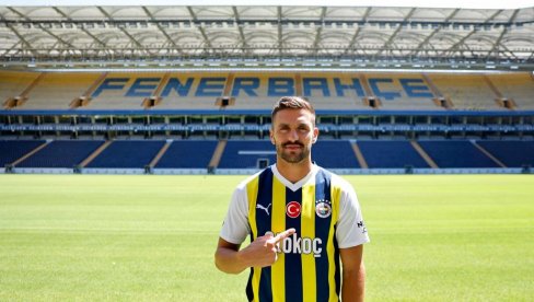 TADIĆ 15. SRBIN U FENERBAHČEU: Dugačak spisak naših igrača u žuto-plavom dresu