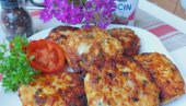 СОЧНО ПИЛЕЋЕ БЕЛО МЕСО СА КАЧКАВАЉЕМ: Укусан ручак за пола сата! (ВИДЕО) СОЧНО ПИЛЕЋЕ БЕЛО МЕСО СА КАЧКАВАЉЕМ: Укусан ручак за пола сата! (ВИДЕО)