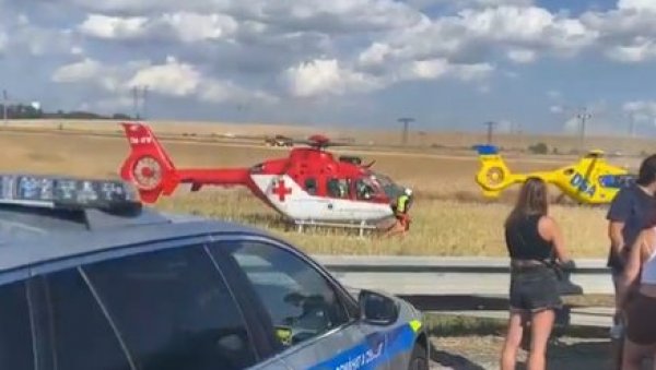У СУДАРУ ДВА АУТОБУСА ВОЗАЧ ПОГИНУО, 50 ПУТНИКА ПОВРЕЂЕНО: Тешка саобраћајна несрећа у Чешкој (ВИДЕО) У СУДАРУ ДВА АУТОБУСА ВОЗАЧ ПОГИНУО, 50 ПУТНИКА ПОВРЕЂЕНО: Тешка саобраћајна несрећа у Чешкој (ВИДЕО)