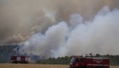 ДРАМАТИЧНИ ПРИЗОРИ ИЗ ГРЧКЕ: Ватра гута све пред собом - грађани добили упозорење (ВИДЕО) ДРАМАТИЧНИ ПРИЗОРИ ИЗ ГРЧКЕ: Ватра гута све пред собом - грађани добили упозорење (ВИДЕО)