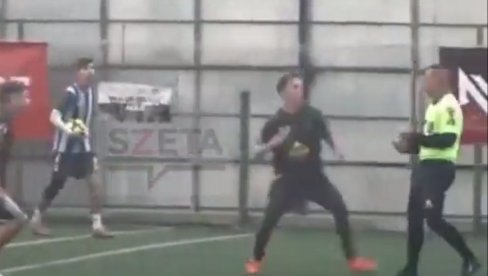 FUDBALER NOKAUTIRAO SUDIJU: Arbitar pao u nesvest, sve to samo zbog crvenog kartona! (VIDEO) FUDBALER NOKAUTIRAO SUDIJU: Arbitar pao u nesvest, sve to samo zbog crvenog kartona! (VIDEO)