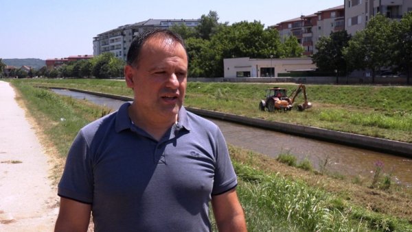 АКЦИЈА У КОРИТУ ЦРНИЦЕ: Механизација уклања растиње од ауто-пута до ушћа АКЦИЈА У КОРИТУ ЦРНИЦЕ: Механизација уклања растиње од ауто-пута до ушћа