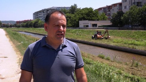 АКЦИЈА У КОРИТУ ЦРНИЦЕ: Механизација уклања растиње од ауто-пута до ушћа АКЦИЈА У КОРИТУ ЦРНИЦЕ: Механизација уклања растиње од ауто-пута до ушћа