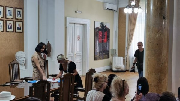МАЈА САД МОЖЕ ДА ОТВОРИ САЛОН: Захваљујући субвенцијама, 39 Нишлија започиње сопствени бизнис (ФОТО) МАЈА САД МОЖЕ ДА ОТВОРИ САЛОН: Захваљујући субвенцијама, 39 Нишлија започиње сопствени бизнис (ФОТО)