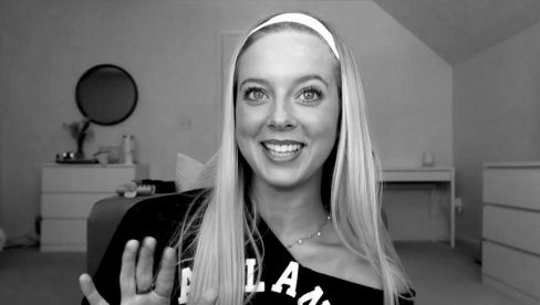 BILA JE TAKVA SVETLOST ZA SVET: Iznenada preminula poznata jutjuberka (22) BILA JE TAKVA SVETLOST ZA SVET: Iznenada preminula poznata jutjuberka (22)