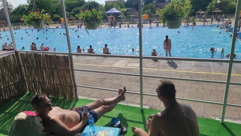 PORED LEČENJA I RAZONODA: Kompleks bazena u Temerinu mnogima, već godinama zamenjuje more PORED LEČENJA I RAZONODA: Kompleks bazena u Temerinu mnogima, već godinama zamenjuje more