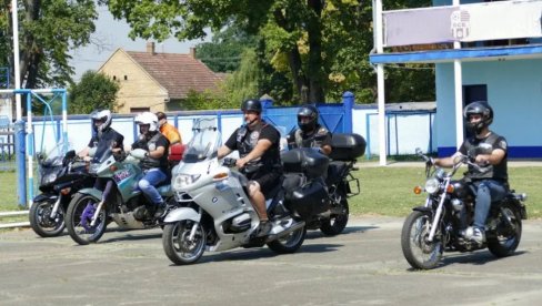 AKCIJA ROADPOL U 34 EVRPSKE ZEMLJE: Kontrola dvotočkaša AKCIJA ROADPOL U 34 EVRPSKE ZEMLJE: Kontrola dvotočkaša