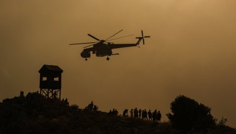 VATRA GORI VEĆ DESETI DAN: Vatrogascima posao otežavaju mine, situacija neizvesna VATRA GORI VEĆ DESETI DAN: Vatrogascima posao otežavaju mine, situacija neizvesna