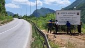 DOBRO DOŠLI U ISTOČNO SARAJEVO, GRAD 157.000 SRBA KOJI SU MORALI NAPUSTITI SARAJEVO Ponovo postavljena tabla koja smeta Karićevoj (VIDEO)