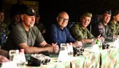 VUČEVIĆ NA „PASULJANSKIM LIVADAMA“: Ministar prisustvovao gađanjima iz PASARS-a VUČEVIĆ NA „PASULJANSKIM LIVADAMA“: Ministar prisustvovao gađanjima iz PASARS-a