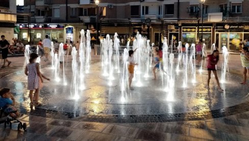 REKONSTRUISANA „KRIVA ČARŠIJA”: Pešačka zona u centru Svilajnca dobila je potpuno nov izgled (FOTO)