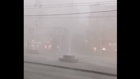 LETE KROVOVI, VETAR NOSI SVE PRED SOBOM: Snažno nevreme pogodilo Hrvatsku (FOTO/VIDEO) LETE KROVOVI, VETAR NOSI SVE PRED SOBOM: Snažno nevreme pogodilo Hrvatsku (FOTO/VIDEO)