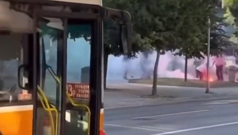 UŽAS U BANJALUCI: Krvavi obračun navijača Borca i Crvene zvezde, lešinari napali delije tokom svečanosti (VIDEO)