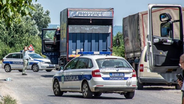 САОБРАЋАЈНА НЕСРЕЋА У ЗАЈЕЧАРУ: Ухапшен возач камиона - наложена обдукција настрадале САОБРАЋАЈНА НЕСРЕЋА У ЗАЈЕЧАРУ: Ухапшен возач камиона - наложена обдукција настрадале