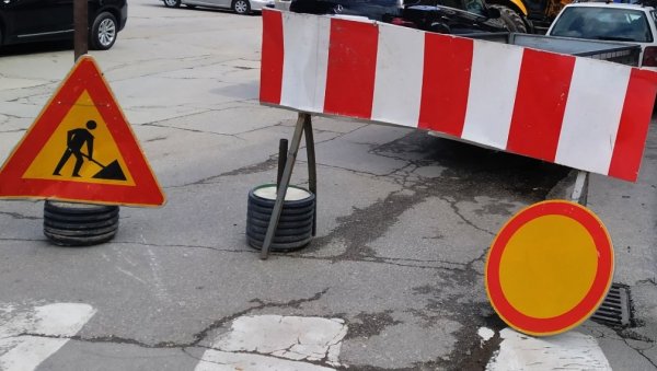 ЗБОГ РАДОВА НА ОБНОВИ КОЛОВОЗА: Обустава саобраћаја на путу Поповац-Стубица ЗБОГ РАДОВА НА ОБНОВИ КОЛОВОЗА: Обустава саобраћаја на путу Поповац-Стубица