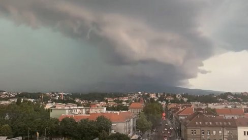 OLUJA BESNI HRVATSKOM: Nevreme ponovo srušilo dizalicu (FOTO)