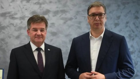 VUČIĆ U BRISELU: Predsednik Srbije otkrio o čemu je razgovarao sa Lajčakom (FOTO) VUČIĆ U BRISELU: Predsednik Srbije otkrio o čemu je razgovarao sa Lajčakom (FOTO)