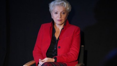 TREBA PREŽIVETI I USPEH: Mirjana Karanović, dobitnica nagrade za životno delo Pavle Vuisić TREBA PREŽIVETI I USPEH: Mirjana Karanović, dobitnica nagrade za životno delo Pavle Vuisić