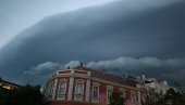 СУПЕРЋЕЛИЈСКА ОЛУЈА И ЗДРАВЉЕ: Шта треба да знате о симптомима и уносу течности СУПЕРЋЕЛИЈСКА ОЛУЈА И ЗДРАВЉЕ: Шта треба да знате о симптомима и уносу течности