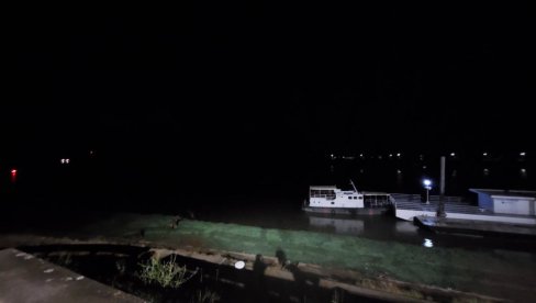 VANREDNA SITUACIJA U SREMSKOJ MITROVICI: Velika šteta nakon nevremena u ovom gradu VANREDNA SITUACIJA U SREMSKOJ MITROVICI: Velika šteta nakon nevremena u ovom gradu