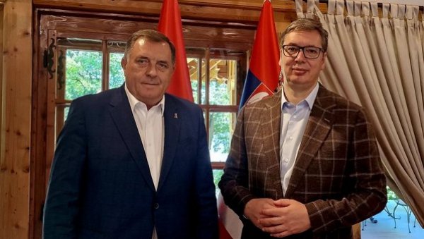 ВУЧИЋ СЕ САСТАО СА ДОДИКОМ: Договорили смо се да у најкраћем року организујемо скуп свих државних органа Србије и Српске ВУЧИЋ СЕ САСТАО СА ДОДИКОМ: Договорили смо се да у најкраћем року организујемо скуп свих државних органа Србије и Српске