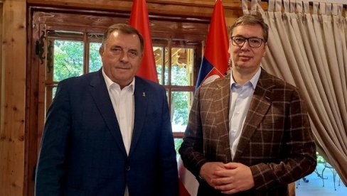 VUČIĆ SE SASTAO SA DODIKOM: Dogovorili smo se da u najkraćem roku organizujemo skup svih državnih organa Srbije i Srpske VUČIĆ SE SASTAO SA DODIKOM: Dogovorili smo se da u najkraćem roku organizujemo skup svih državnih organa Srbije i Srpske