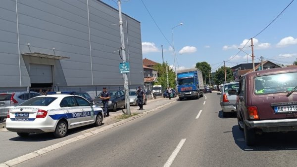 СТРАДАЛА ЖЕНА У РАКОВИЦИ: Погинула прелазећи улицу (ФОТО)