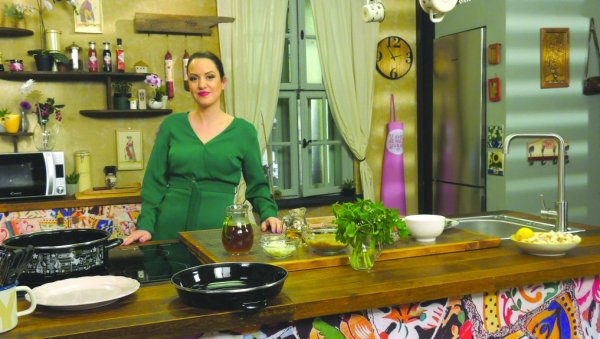 КУВАЊЕ ЈЕ ГЕСТ ЉУБАВИ, УГАЂАШ СЕБИ И РАДУЈЕШ ДРУГЕ: Катарина Петровић о емисији Гастрономад, кулинарству, путовањима... КУВАЊЕ ЈЕ ГЕСТ ЉУБАВИ, УГАЂАШ СЕБИ И РАДУЈЕШ ДРУГЕ: Катарина Петровић о емисији Гастрономад, кулинарству, путовањима...
