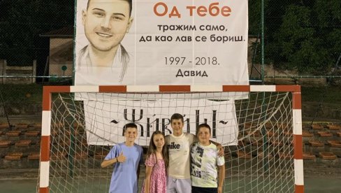 SRBIJO, TREBA DA BUDEŠ PONOSNA NA OVU DECU: Koverat sa donacijama odnela oluja, mališani ga pronašli i vratili u prave ruke SRBIJO, TREBA DA BUDEŠ PONOSNA NA OVU DECU: Koverat sa donacijama odnela oluja, mališani ga pronašli i vratili u prave ruke