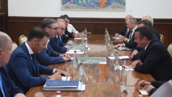 ПРЕДСЕДНИК НАЈАВИО ВАЖНУ ВЕСТ: Договорен завршетак још 11 километара Моравског коридора до краја октобра ПРЕДСЕДНИК НАЈАВИО ВАЖНУ ВЕСТ: Договорен завршетак још 11 километара Моравског коридора до краја октобра