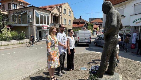 ЗАЈЕЧАР У СЛАВУ ВЕЛИКАНА ГЛУМЕ: Обележена годишњица смрти Зорана Радмиловића ЗАЈЕЧАР У СЛАВУ ВЕЛИКАНА ГЛУМЕ: Обележена годишњица смрти Зорана Радмиловића