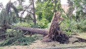 NOVOM SADU PONOVO PRETI NEVREME: Stiže grad i olujni vetar orkanske jačine NOVOM SADU PONOVO PRETI NEVREME: Stiže grad i olujni vetar orkanske jačine