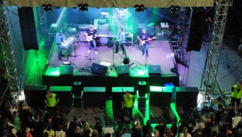 PROVOD UPRKOS OLUJI: Motočašće u Loznici (VIDEO) PROVOD UPRKOS OLUJI: Motočašće u Loznici (VIDEO)