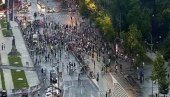 ZAVRŠEN PROTEST PROZAPADNE OPOZICIJE: Učesnici protesta se razišli nakon okupljanja ispred RTS (FOTO)