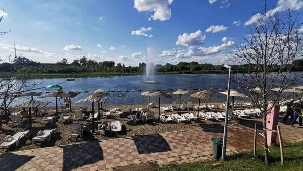 Ликовна колонија на плажи „Топољар“ Ликовна колонија на плажи „Топољар“