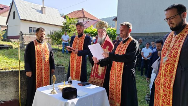СЕЋАЊЕ НА ПАТРИЈАРХА ВАРНАВУ: Одржан парастос у Пљевљима (ФОТО) СЕЋАЊЕ НА ПАТРИЈАРХА ВАРНАВУ: Одржан парастос у Пљевљима (ФОТО)