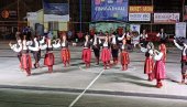 ЧУВАРИ ТРАДИЦИЈЕ У БОБОВУ: Вече фолклора одржано надомак Свилајнца (ФОТО) ЧУВАРИ ТРАДИЦИЈЕ У БОБОВУ: Вече фолклора одржано надомак Свилајнца (ФОТО)