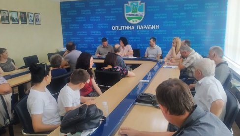 DA OBNOVE I ZAVRŠE KUĆE: U Paraćinu obezbeđen materijal za radove u domovima 12 izbegličkih porodica sa KiM (FOTO) DA OBNOVE I ZAVRŠE KUĆE: U Paraćinu obezbeđen materijal za radove u domovima 12 izbegličkih porodica sa KiM (FOTO)