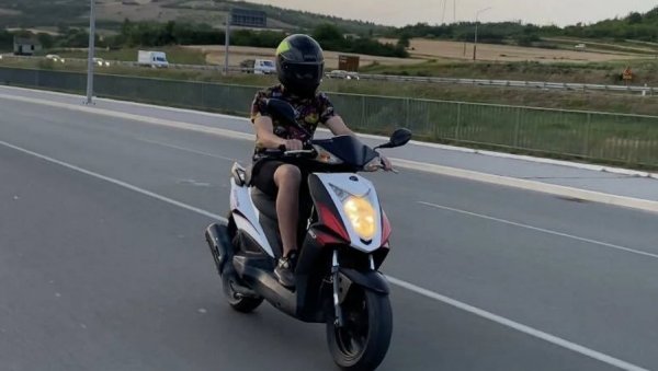 ОВО ЈЕ МЛАДИЋ КОЈИ ЈЕ СТРАДАО У ВРЧИНУ: Био за воланом пежоа са девојчицом (15) и тинејџерком (17), када је на њих налетела локомотива ОВО ЈЕ МЛАДИЋ КОЈИ ЈЕ СТРАДАО У ВРЧИНУ: Био за воланом пежоа са девојчицом (15) и тинејџерком (17), када је на њих налетела локомотива